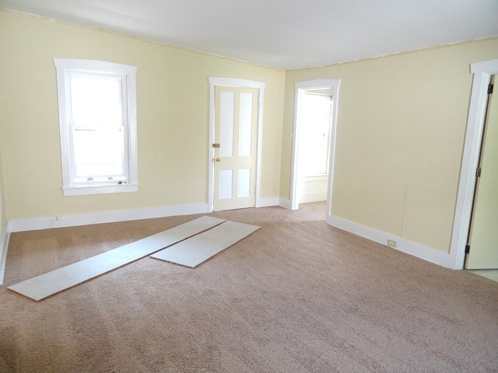 1016 Main St #B - Photo 3 of 7