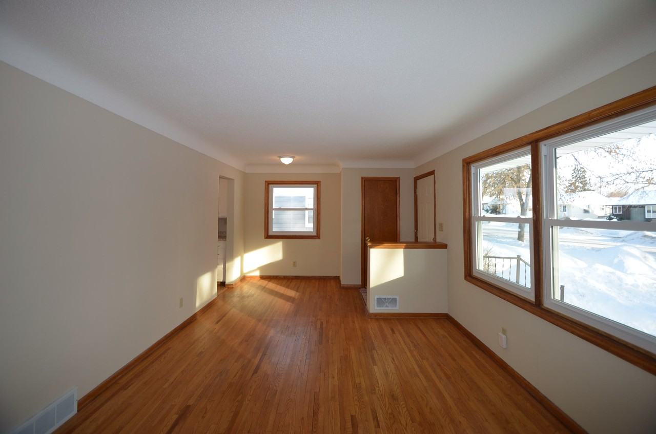 2029 Clear Ave E - Photo 2 of 7