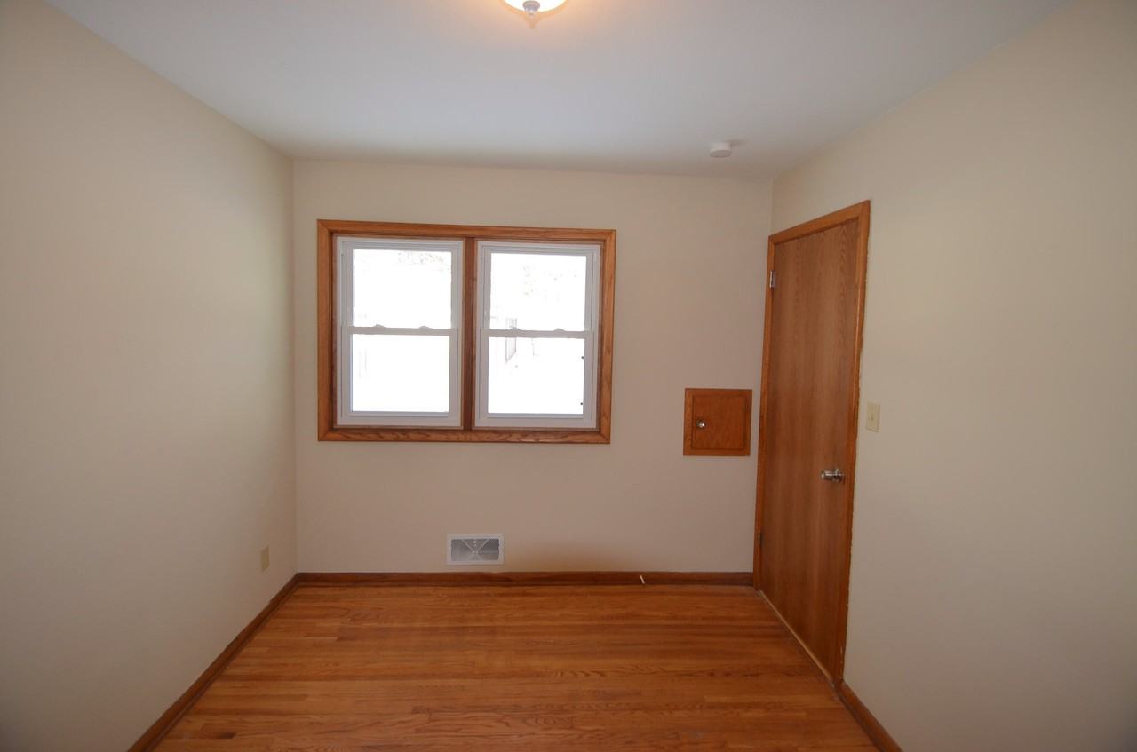 2029 Clear Ave E - Photo 3 of 7