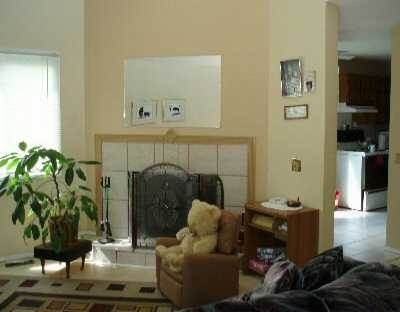 7815 176 St NW - Photo 3 of 4