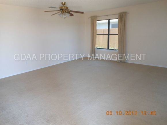 1355 Lakeside Loop - Photo 2 of 10