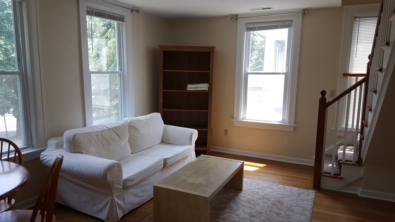 440 Prospect St #10 - Photo 3 of 11