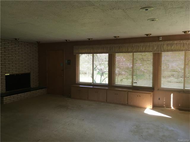 630 Brentwood Dr - Photo 3 of 7