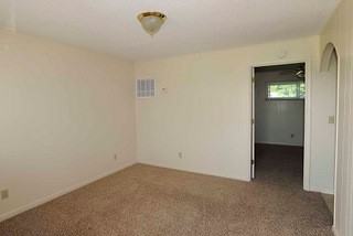 111 Browns Rd - Photo 3 of 8