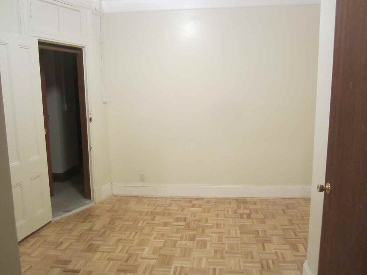 161 Monroe St - Photo 3 of 11