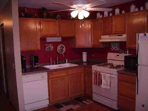 375 Woodridge Cir #D - Photo 2 of 4