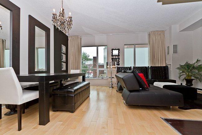 350 Wellington St W - Photo 2 of 10