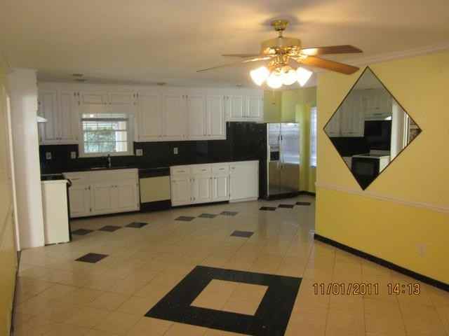 351 Clear Springs Ct - Photo 2 of 5