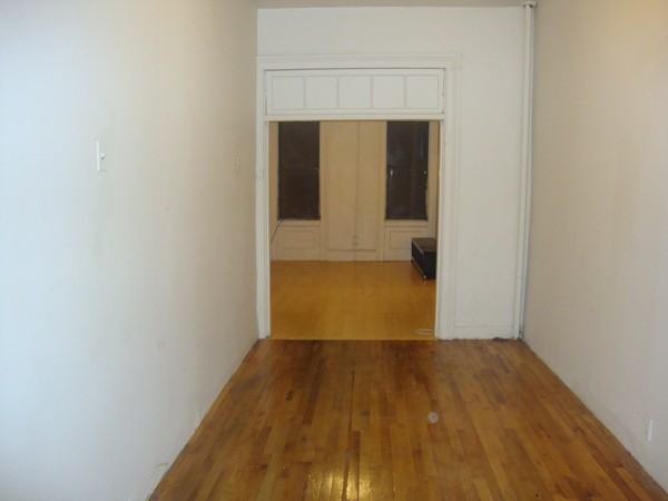 907 Grand St 2L - Photo 2 of 4