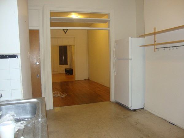907 Grand St 2L - Photo 3 of 4