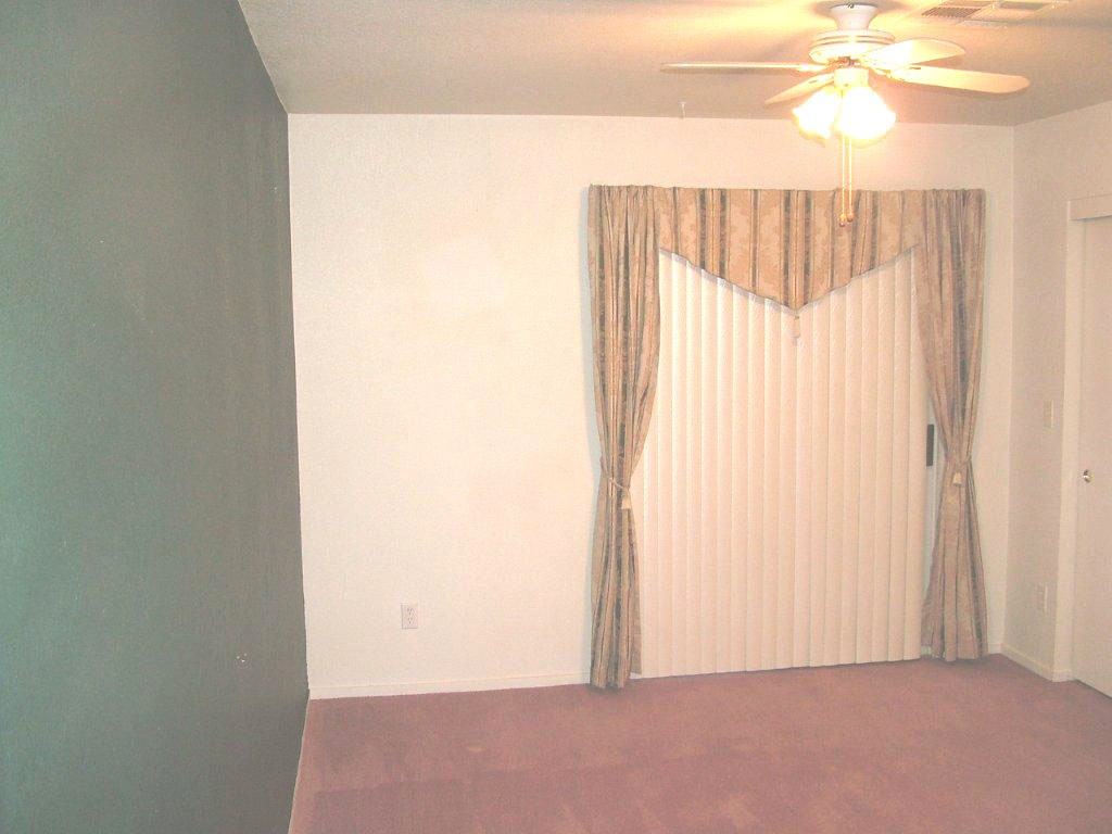 2100 Port Ave - Photo 2 of 4