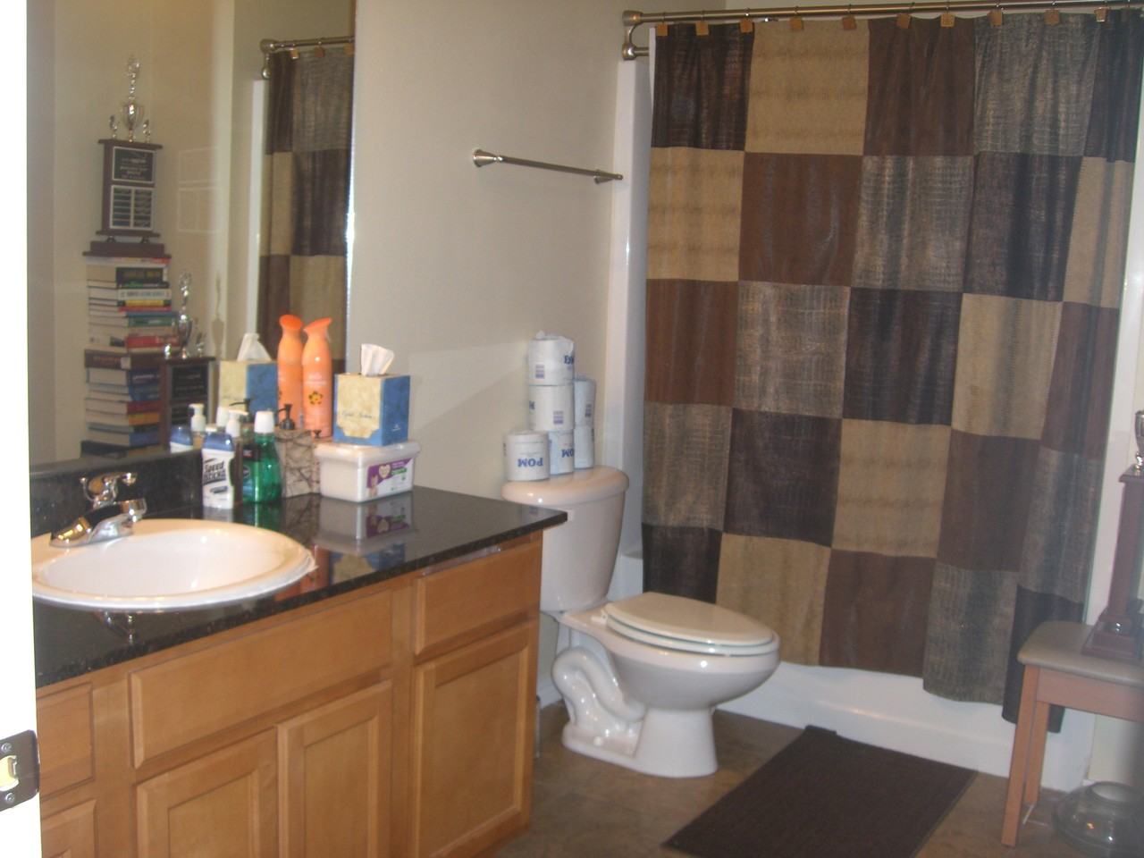 1521 Bentley Cir - Photo 3 of 3