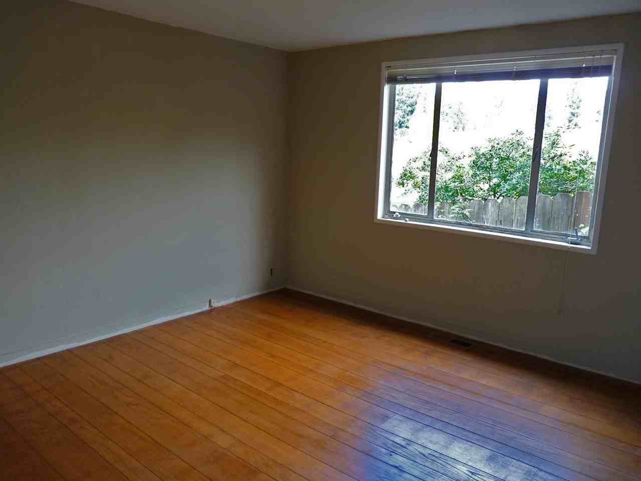 139 Arlington Ave - Photo 2 of 6