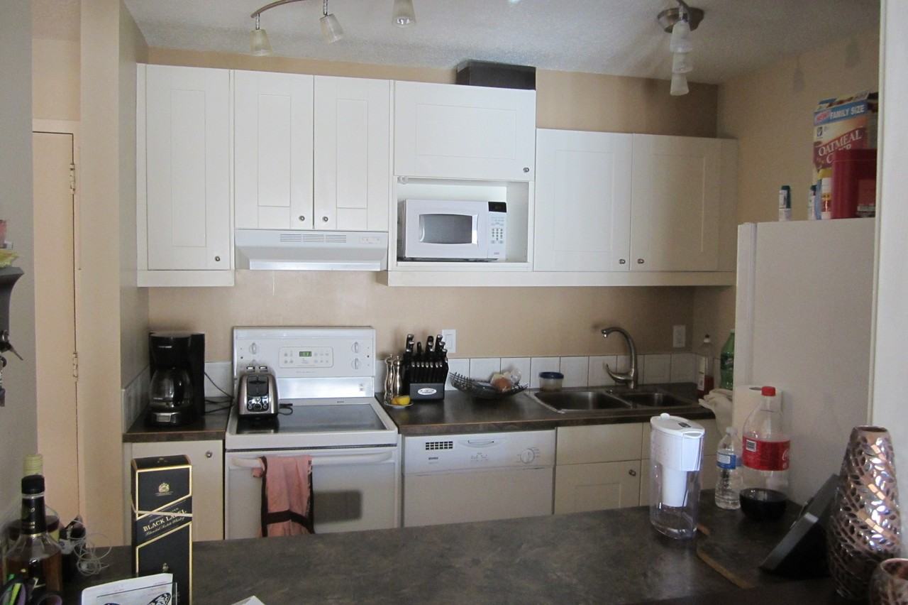 4328 75 St NW - Photo 2 of 2