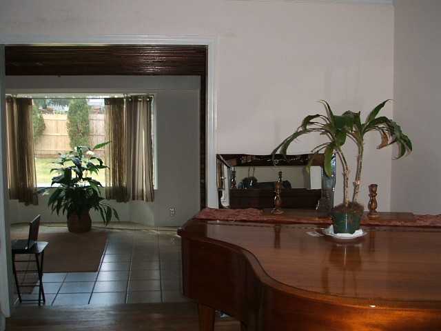 49 Cherrytree Ln - Photo 2 of 4