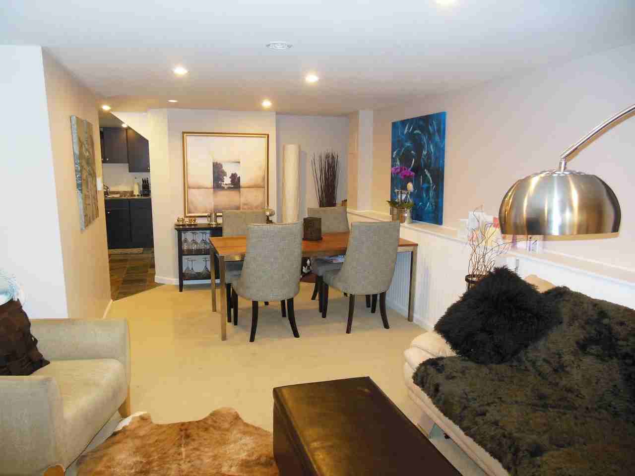 711 Richmond Ave B - Photo 2 of 14