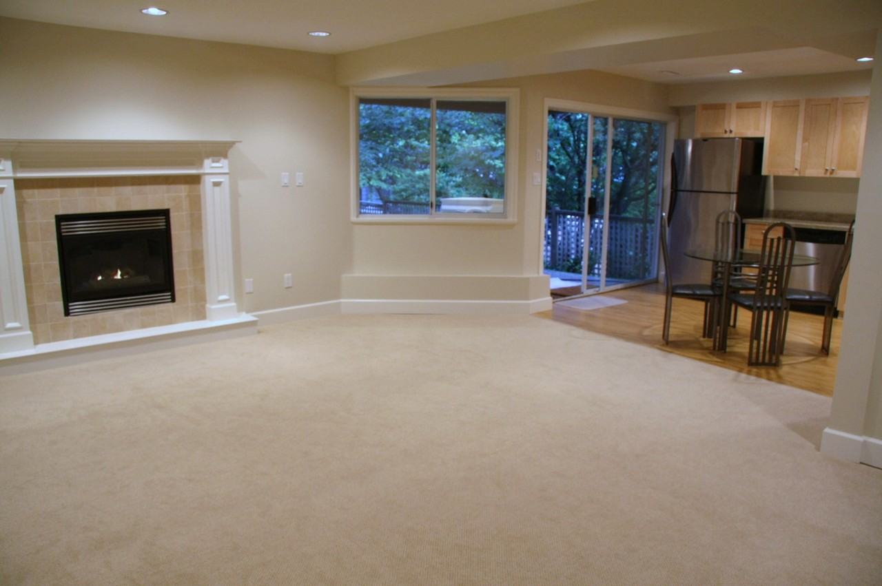 5715 Grousewoods Crescent - Photo 2 of 4