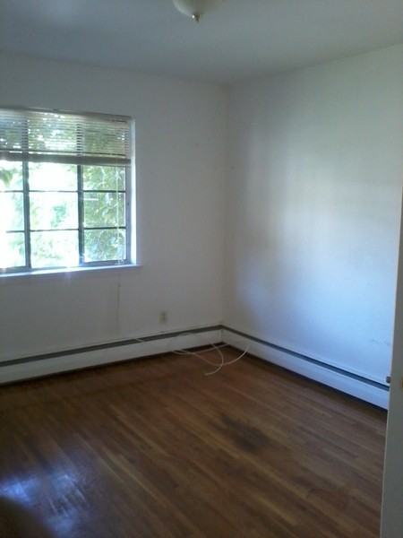 268 W 256th St - Photo 3 of 5