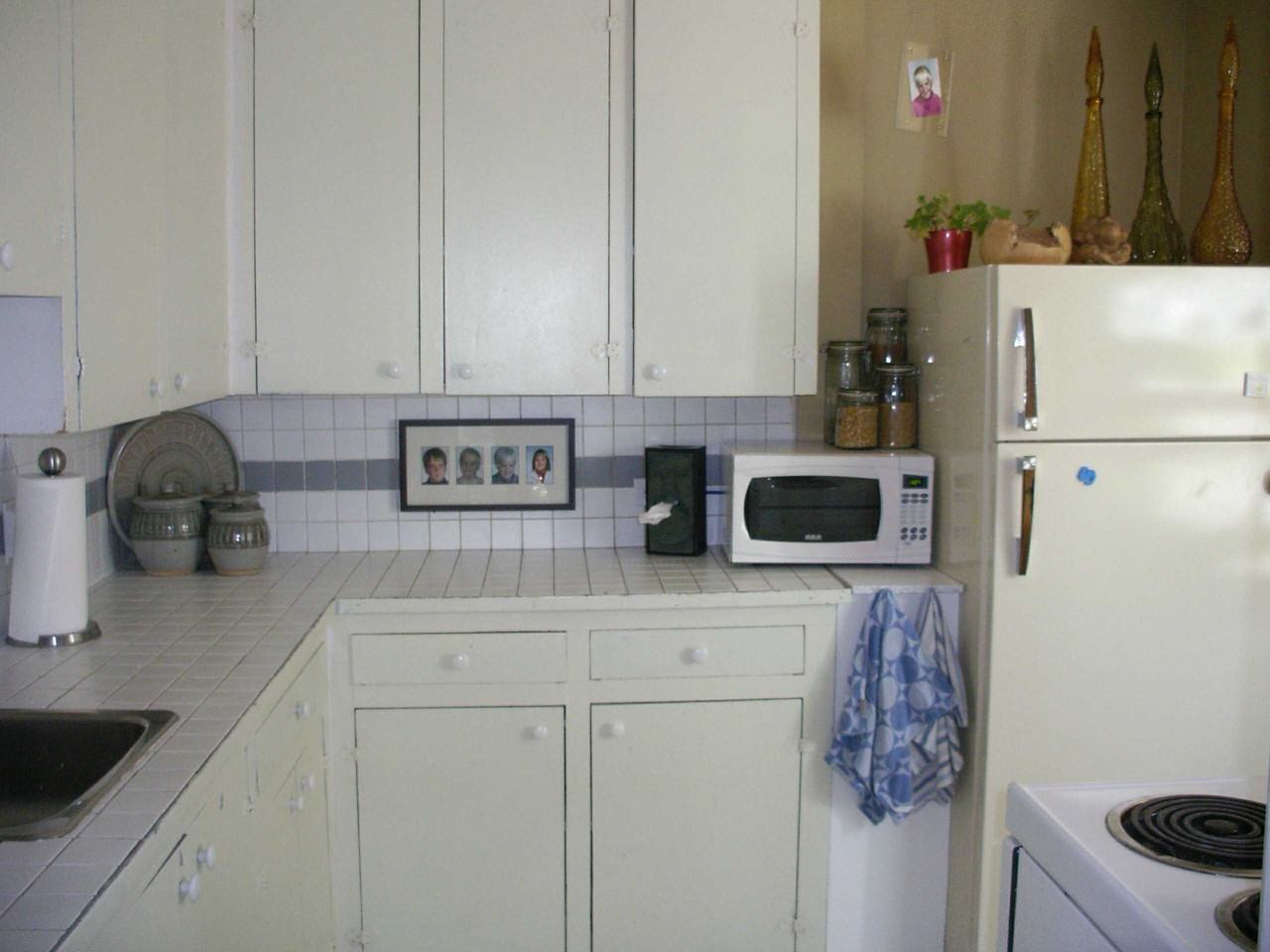 2818 14 St SW - Photo 2 of 8