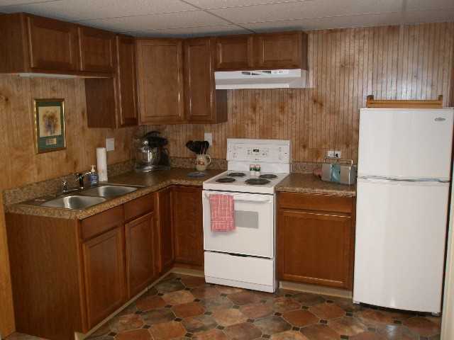 193 Elmwood St - Photo 2 of 4