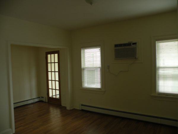 101-14 110th St - Photo 2 of 5