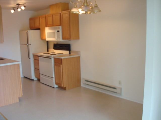 1012 N 8th St #8 - Photo 3 of 6