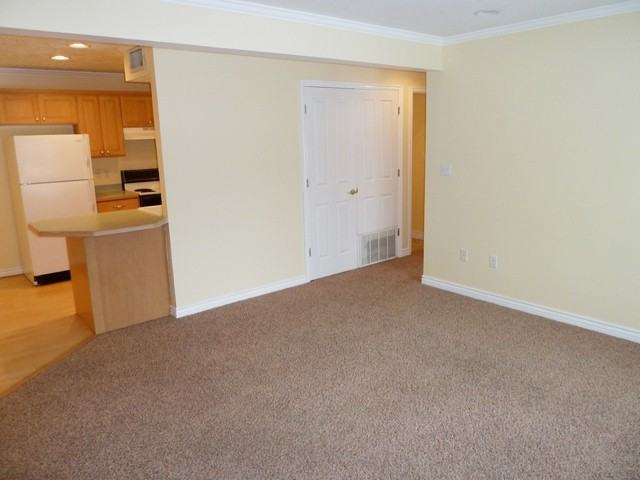 865 Columbia Ln #5 - Photo 2 of 12