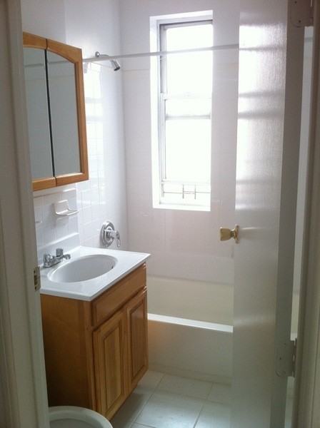 104 Bedford Park Ave - Photo 3 of 4