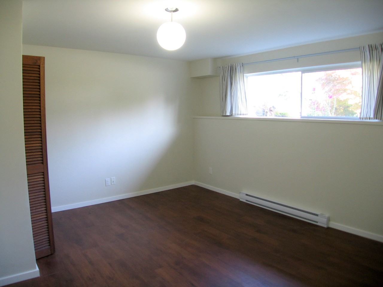 2709 Wembley Dr - Photo 3 of 8