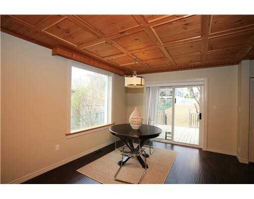 60 Moore Ave S - Photo 3 of 3