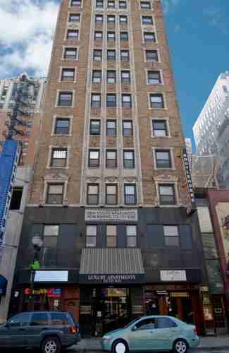 11 W Division St #607