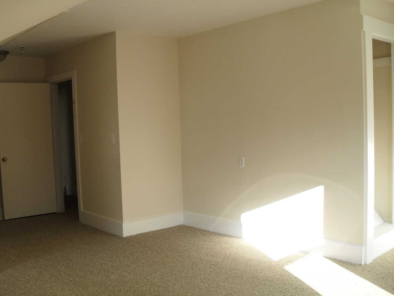 75 W Main St - Photo 3 of 4