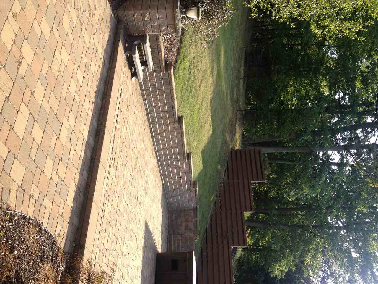 1520 Driftwood Dr - Photo 2 of 2