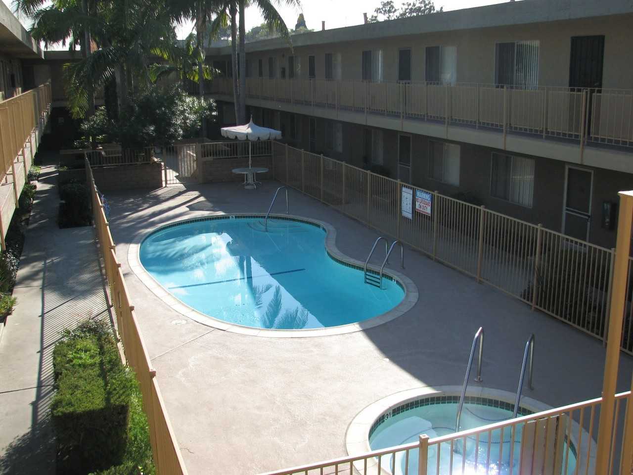 2211 E Poppy St - Photo 2 of 5