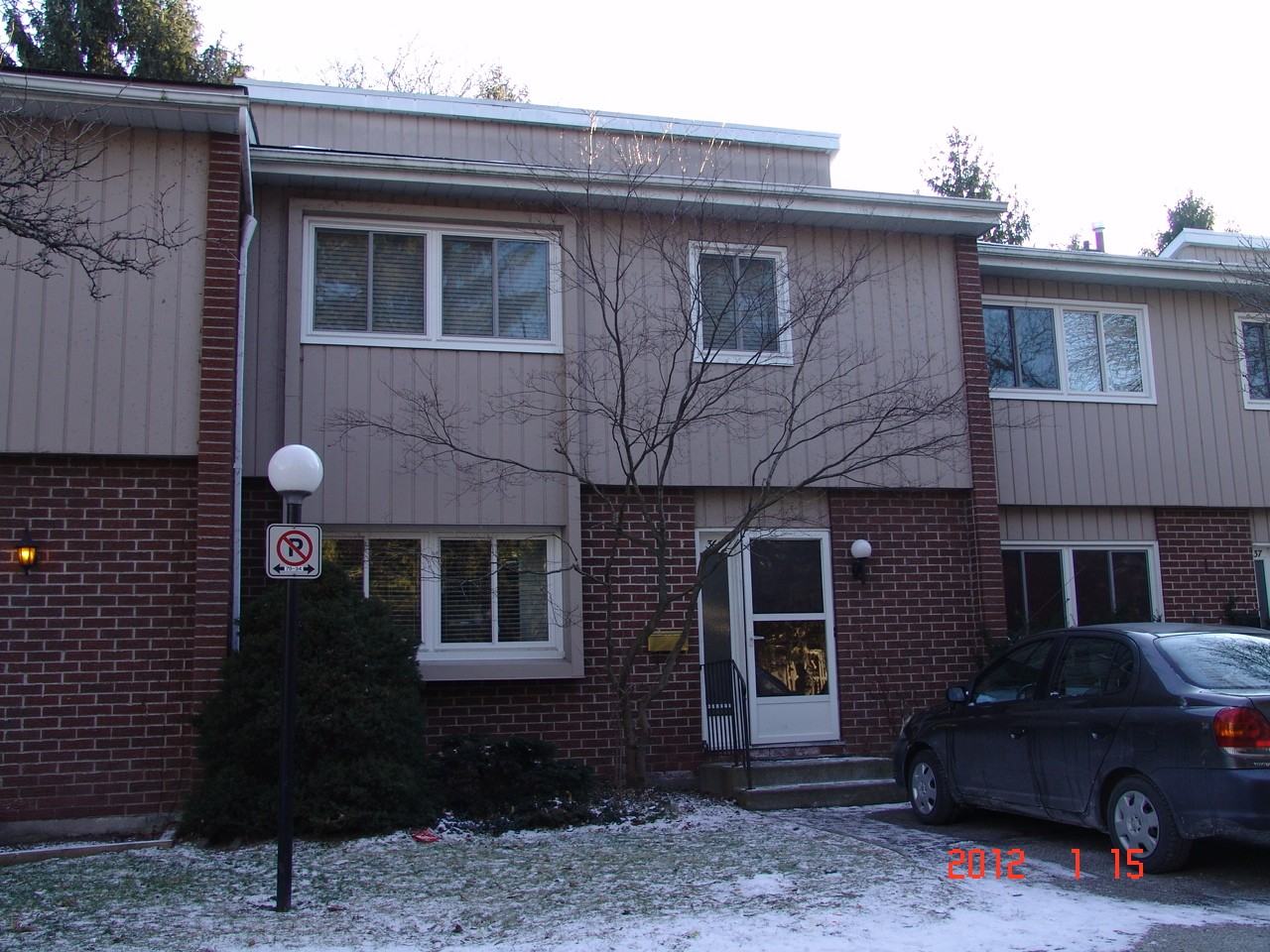 121 University Ave E, Waterloo, ON N2J 2T7, Canada 5 unit Rentals