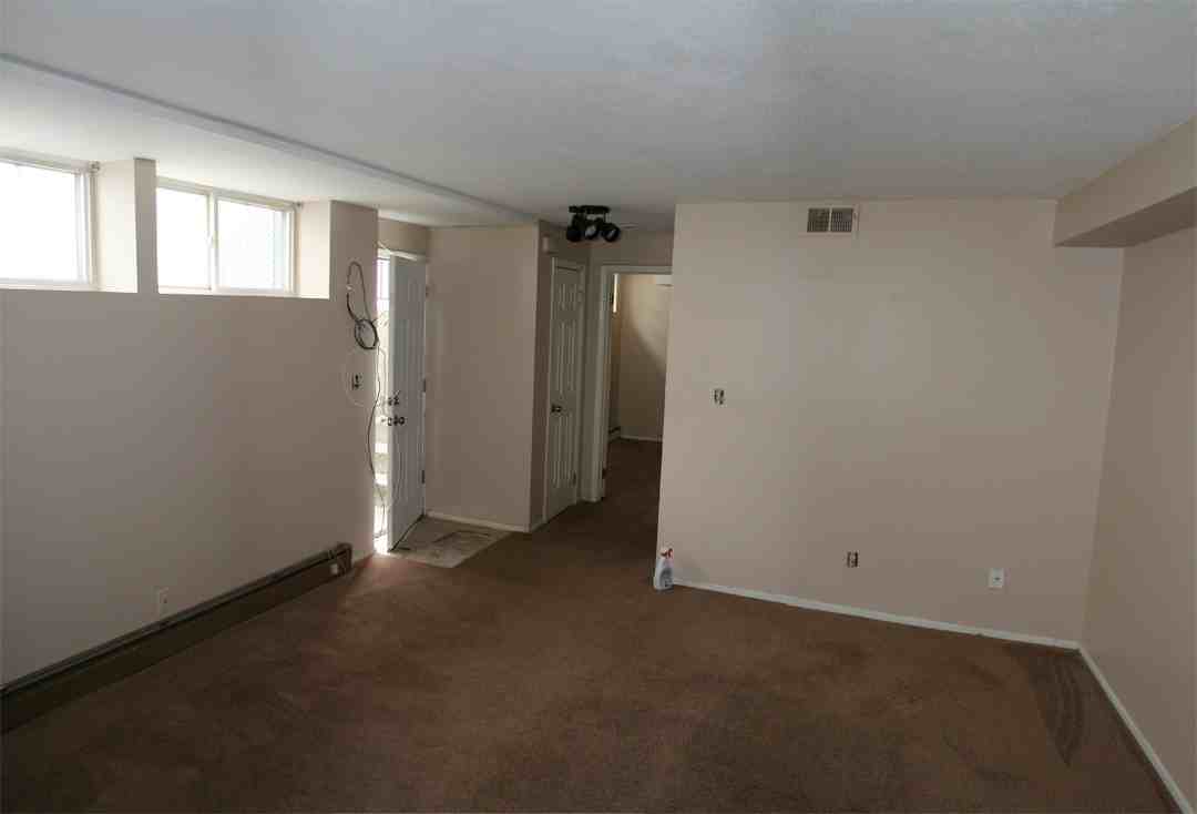 582 Main St - Photo 2 of 2