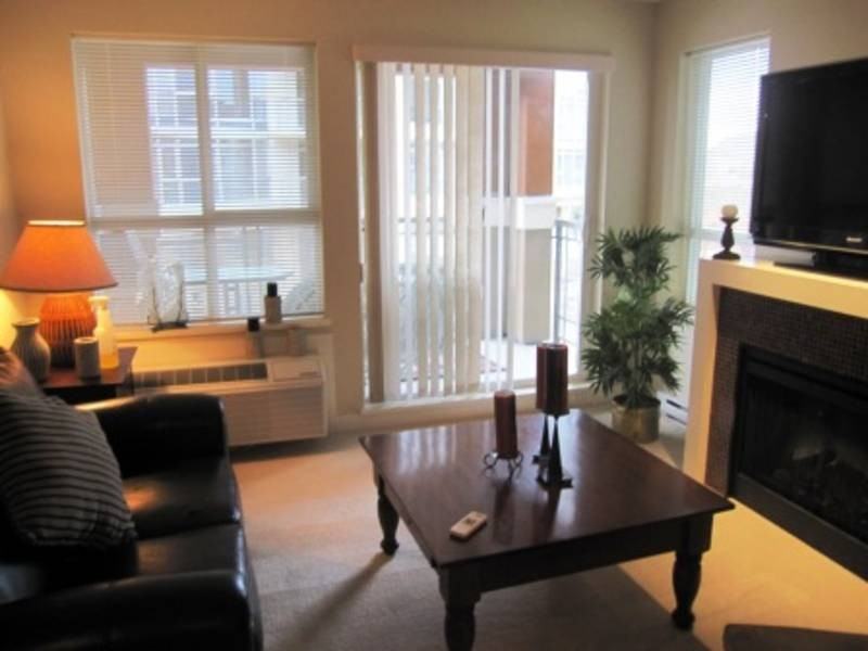 1083 Sunset Dr - Photo 3 of 5