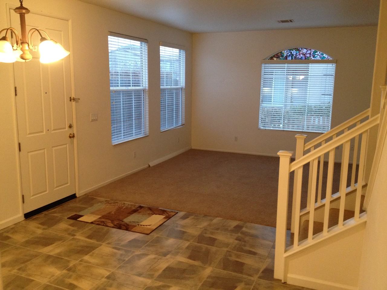 833 Tulip Ln - Photo 3 of 26