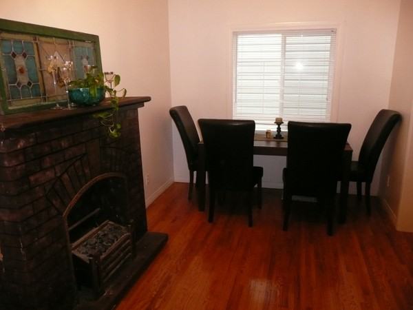 490 Simcoe St - Photo 2 of 5