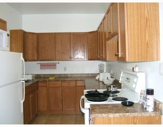 490 Simcoe St - Photo 3 of 5