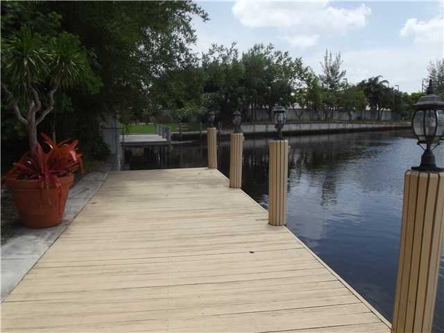 2439 NE 22nd Terrace - Photo 2 of 12