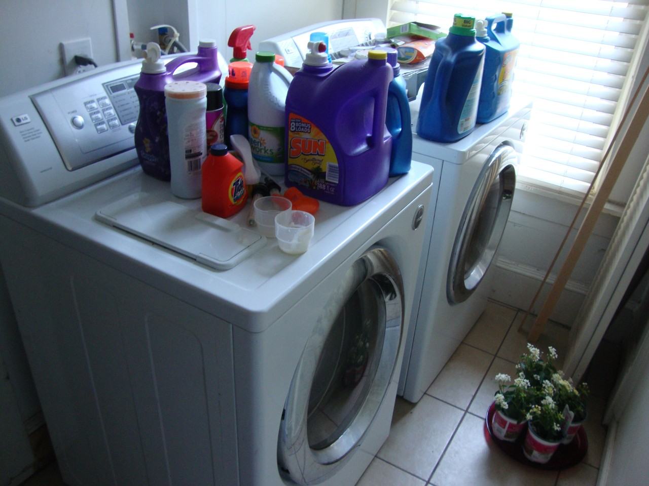 696 Pearce St SW - Photo 2 of 6