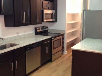 3660 Lake Shore - Photo 2 of 5