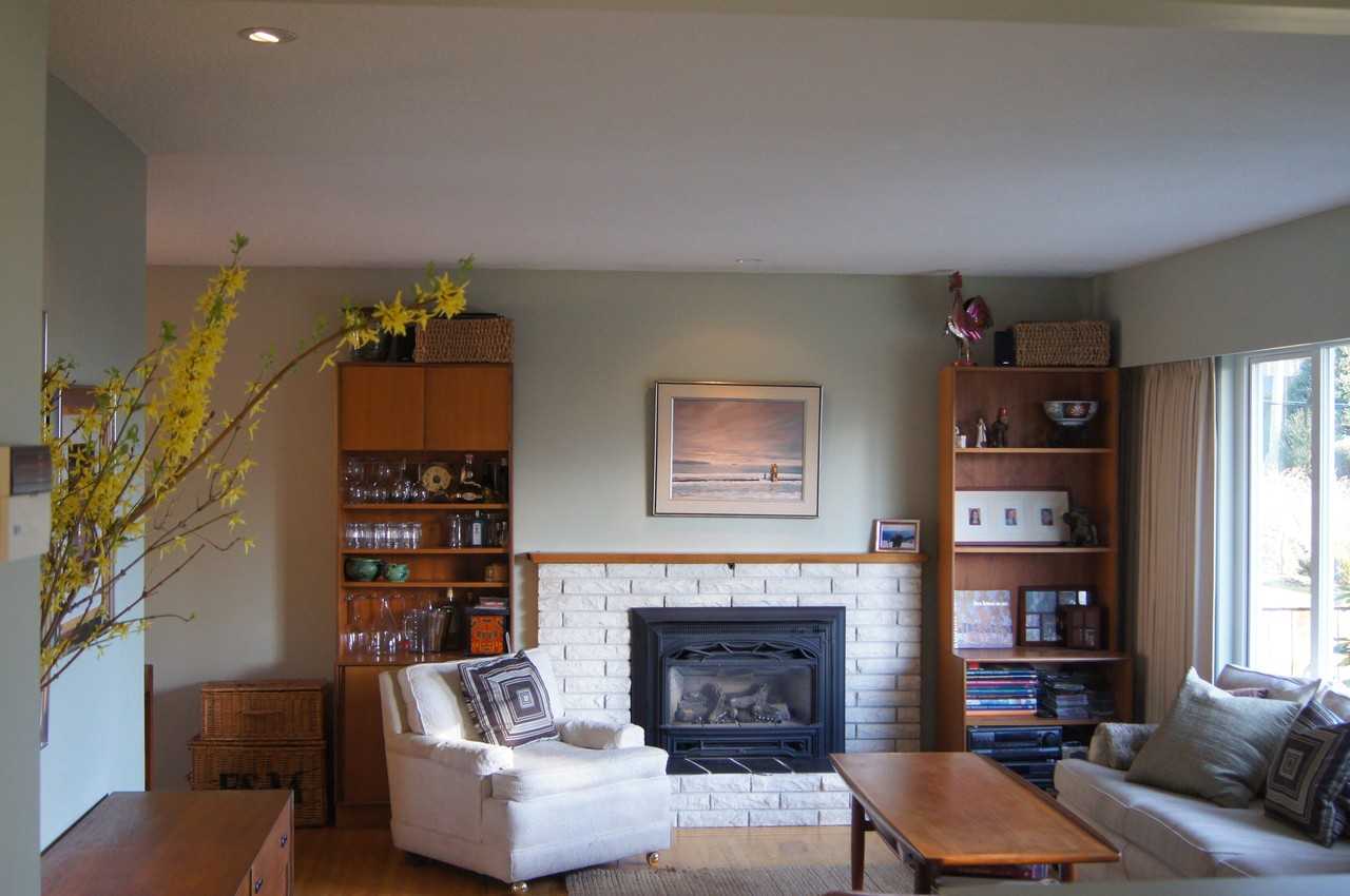 274 Windsor Rd - Photo 2 of 3