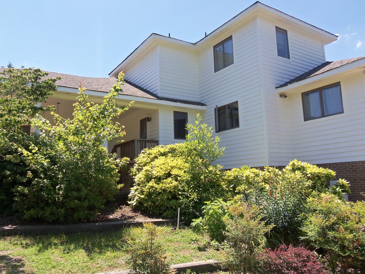 400 Fairway Dr - Photo 3 of 10