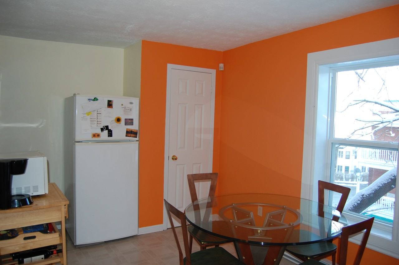 372 Rue Short - Photo 2 of 3