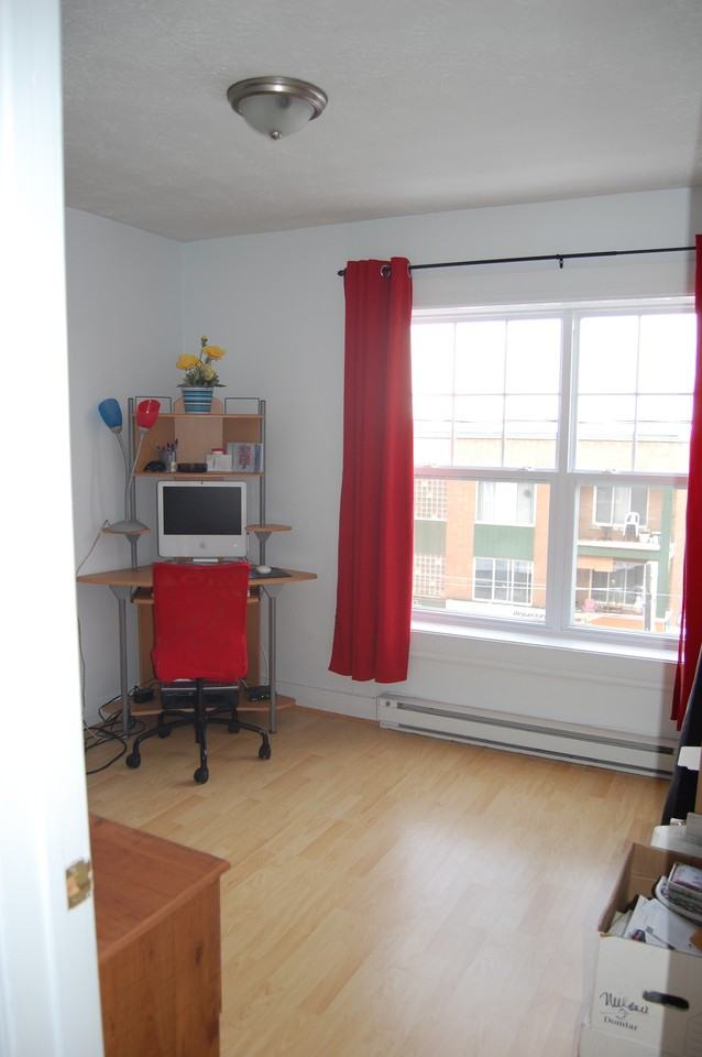 372 Rue Short - Photo 3 of 3