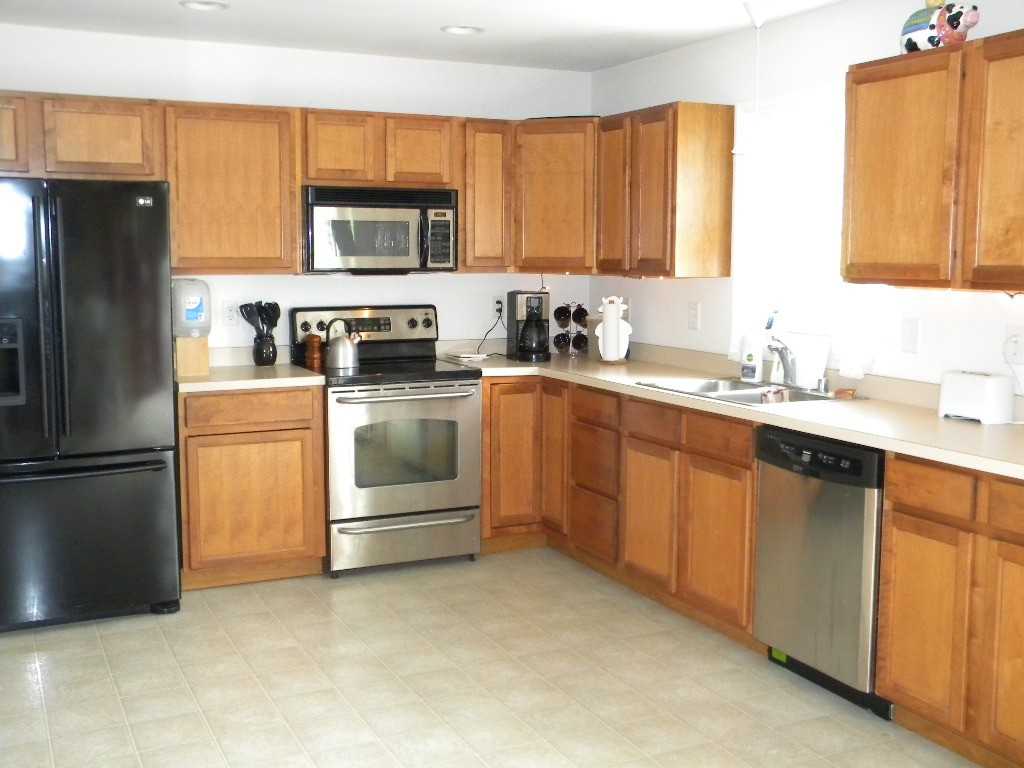 5065 Old Harrisburg Rd - Photo 2 of 4