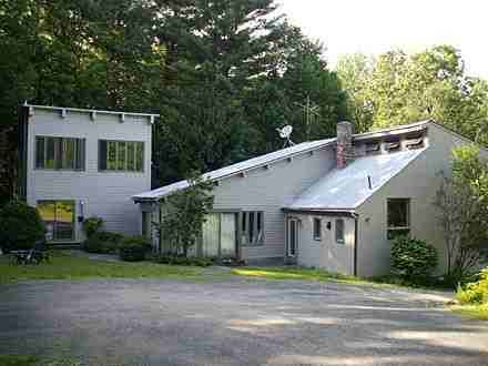 260 Montague Rd - Photo 2 of 6