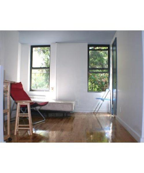 122 3rd Ave 3ER - Photo 2 of 3